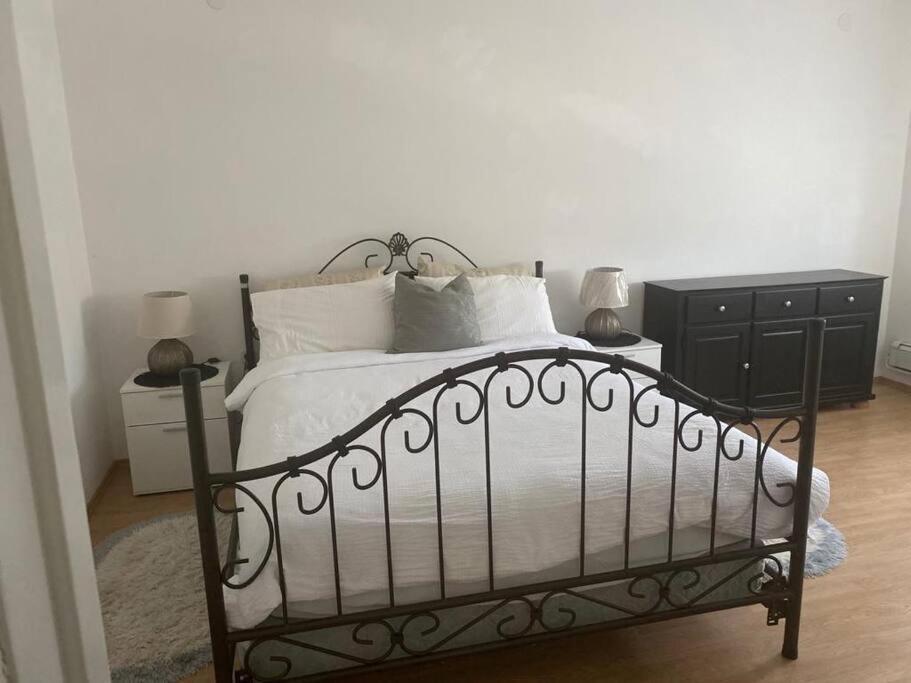 Lovely 3 Bedroom Apartment In Quiet Area W/ Pool Pula Extérieur photo